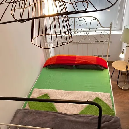Hostal Center *