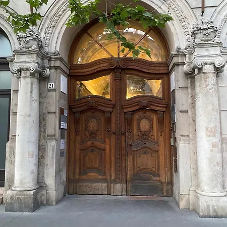 Hostal Center